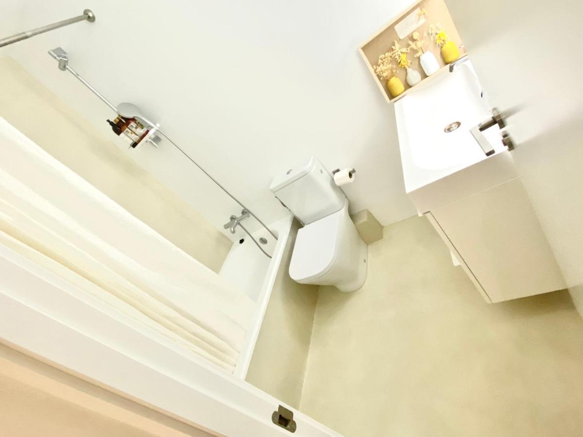 Barcelona Chic Apartments- Free Parking - 10 Min From Bcn City Centre By Metro 外观 照片