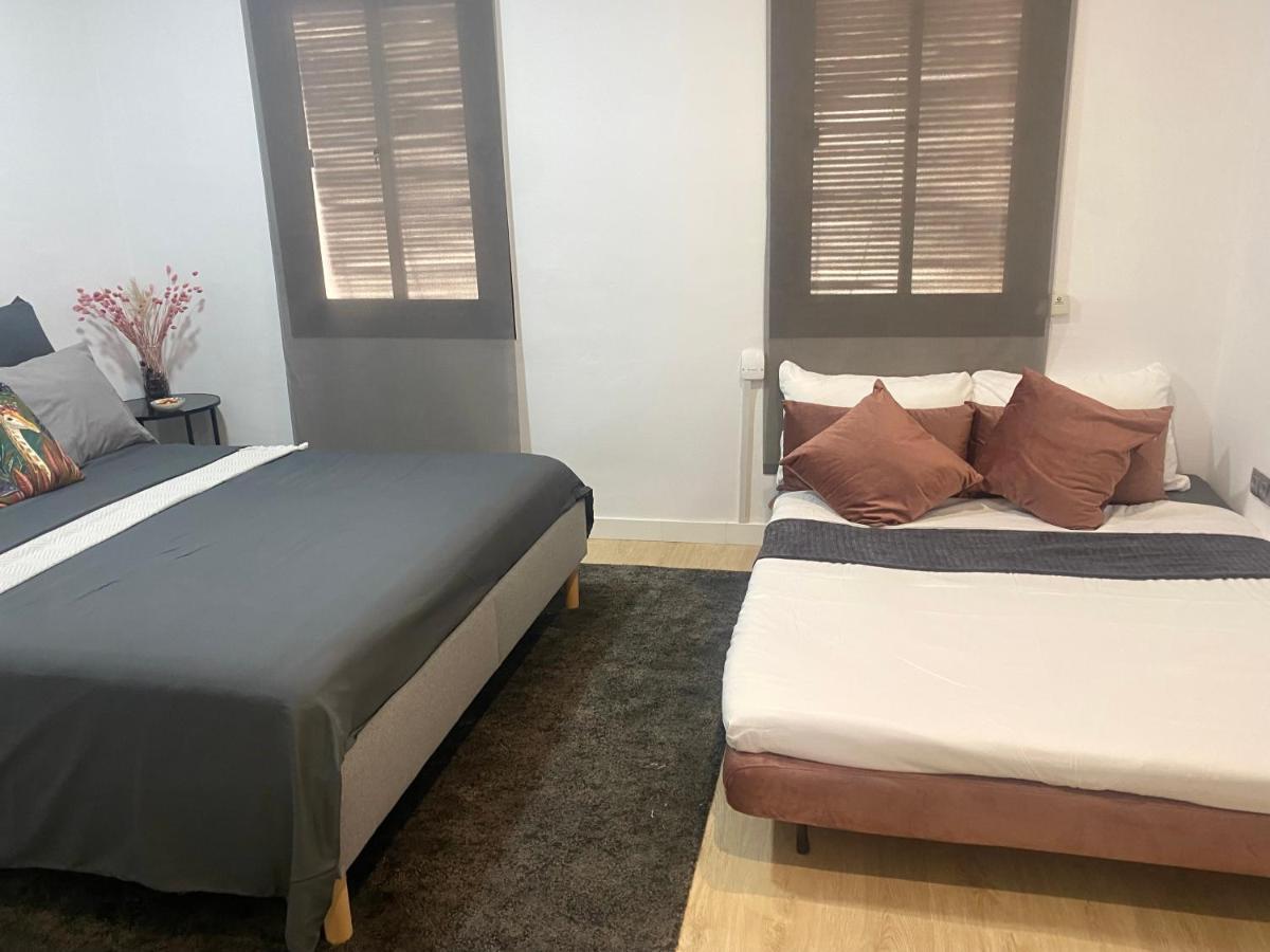 Barcelona Chic Apartments- Free Parking - 10 Min From Bcn City Centre By Metro 外观 照片