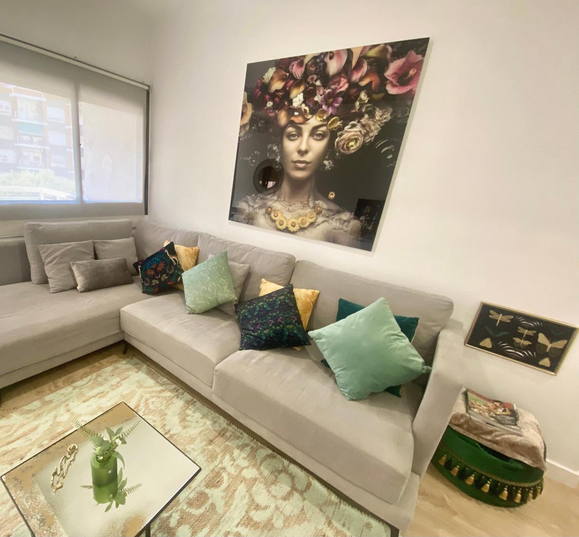 Barcelona Chic Apartments- Free Parking - 10 Min From Bcn City Centre By Metro 外观 照片